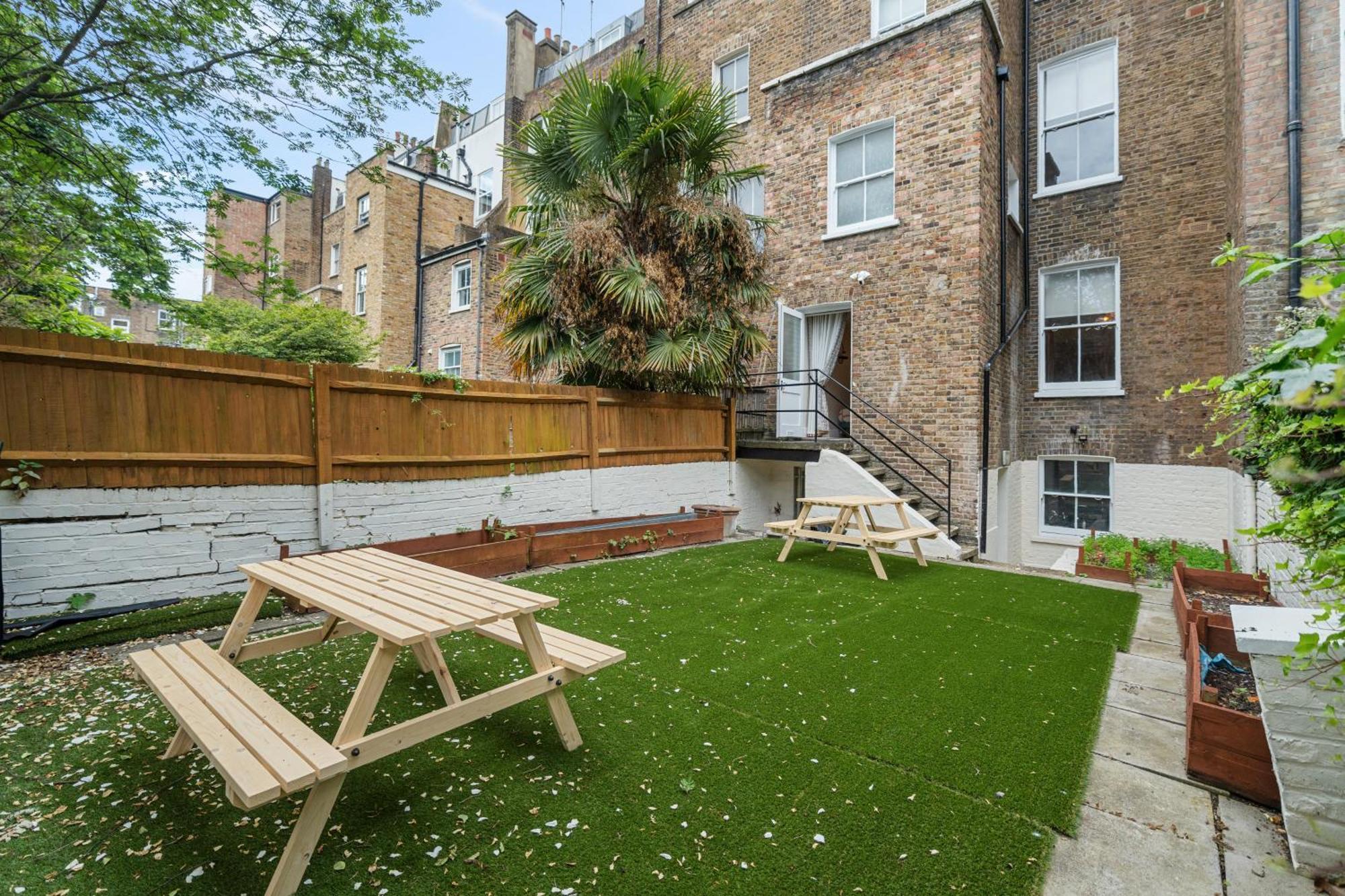 House Of Cambridge Gardens In Notting Hill *