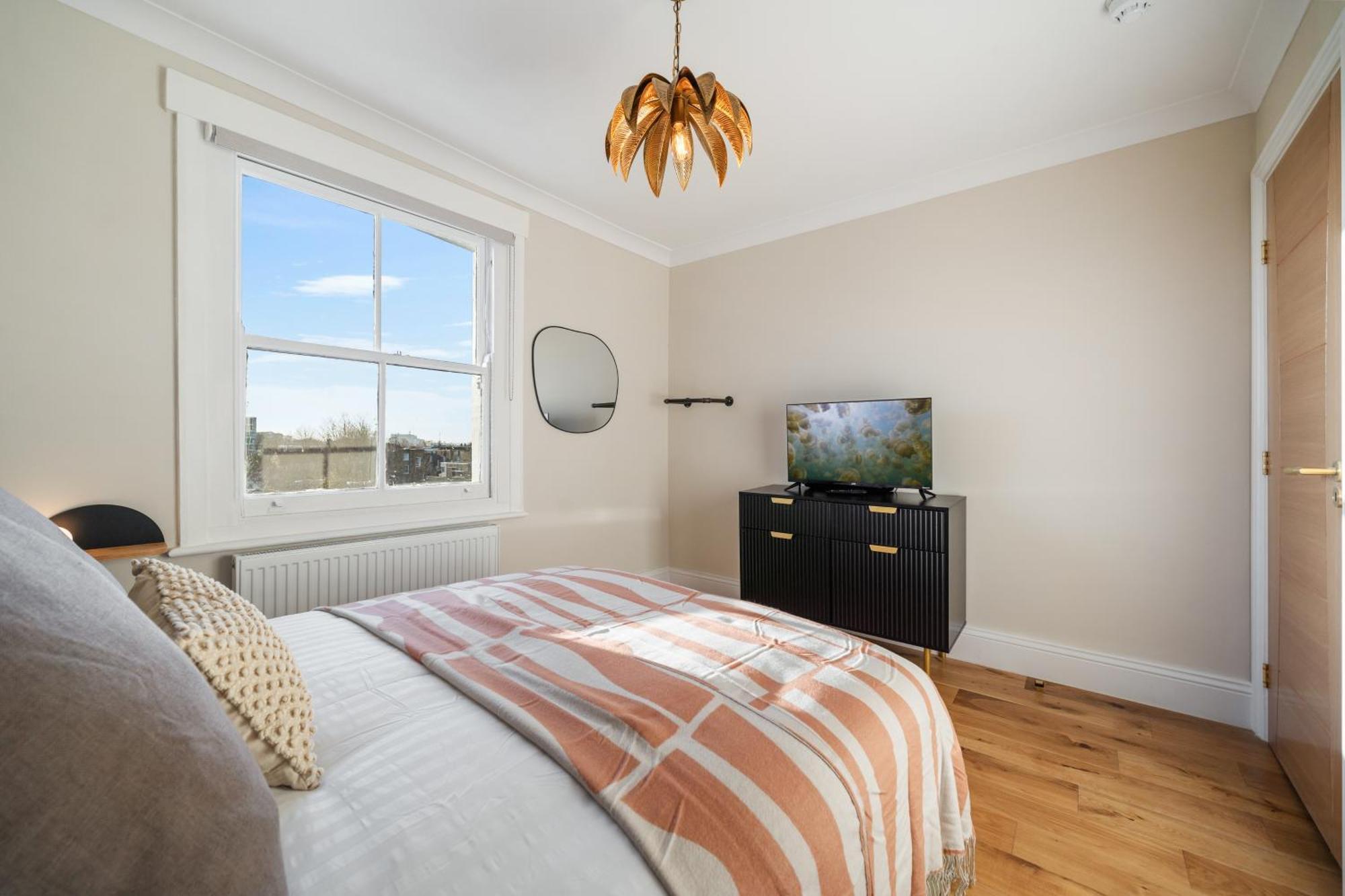 Apartment House Of Cambridge Gardens In Notting Hill